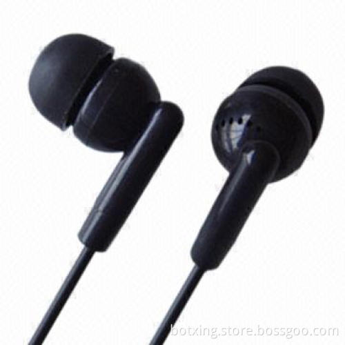 Simple-designed earphones with excellent sound quality and ABS housing